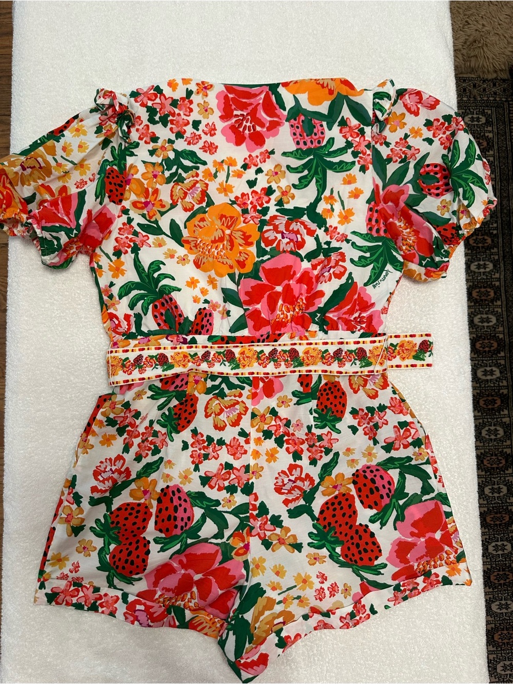 FARM Rio Flowerful Sketch Floral V-Neck Romper with Strawberry White Women Med - Picture 7 of 15